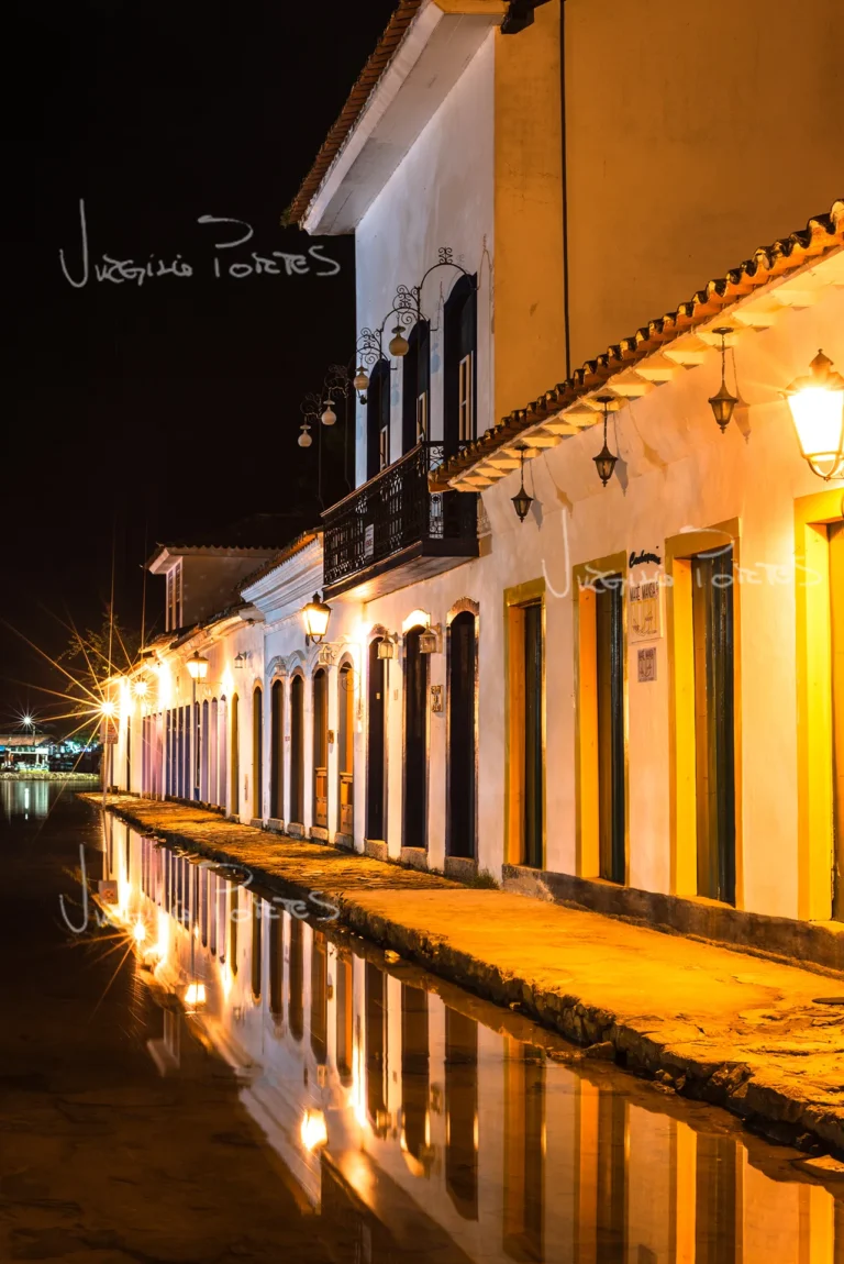 noite_rua_maré_centro historico_paraty_ Virgilio Portes - Photo tour - Fotografia